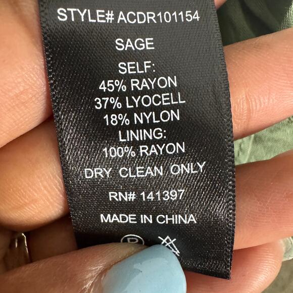 ASTR the Label Revolve Cassian Dress Womens‎ XS Green Midi Cut Out Off Shoulder - Picture 6 of 12